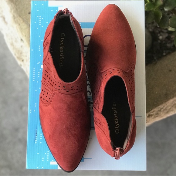 1 Left! City Clas Rust Ankle Bootie w/ back zipper - Picture 4 of 4